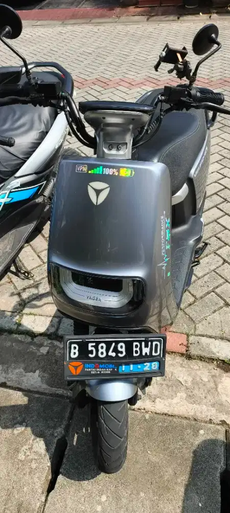 Yadea e8s pro mulus warna abu