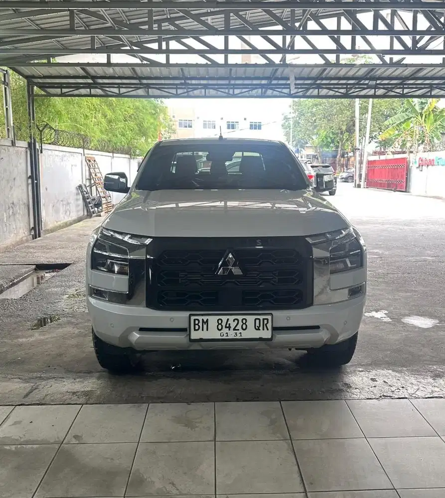 TRITON ULTIMED 4X4 2026 NIk 2025 Matic Km 6 Ribu Oto Seken Rasa Baru
