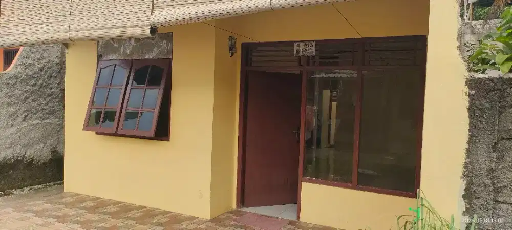 Disewakan rumah - strategis