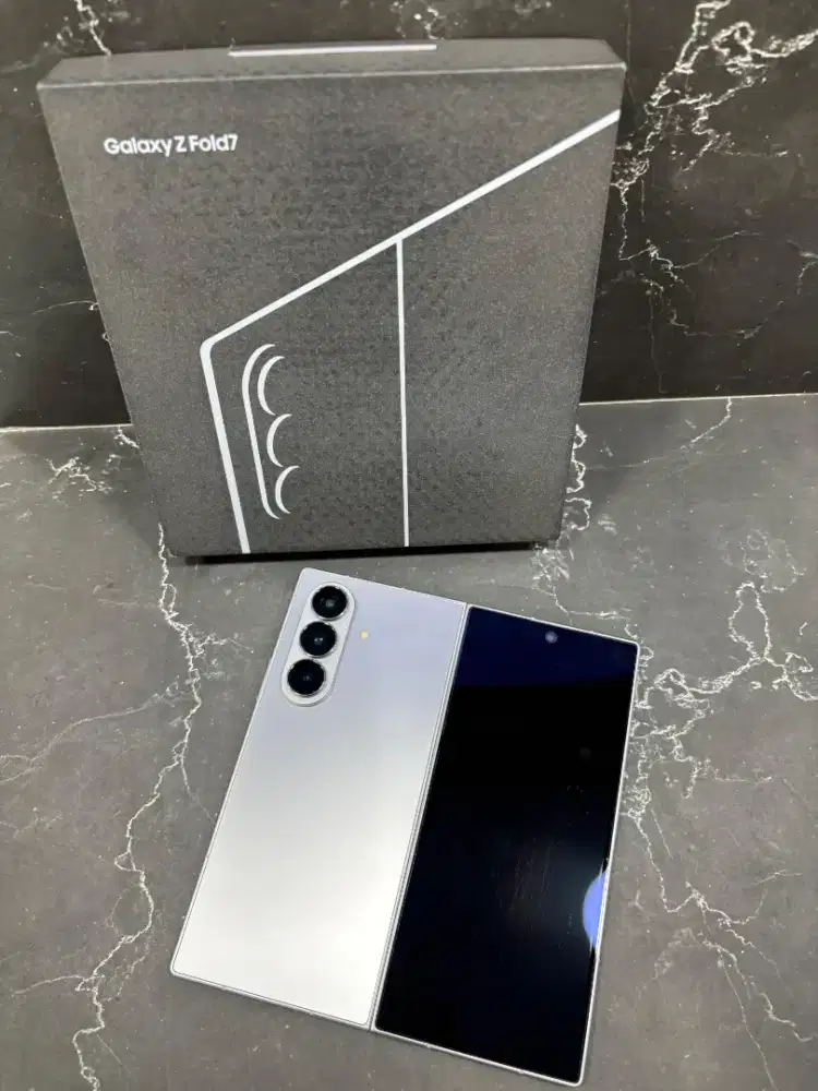 Samaung z fold 7 12/512 like new