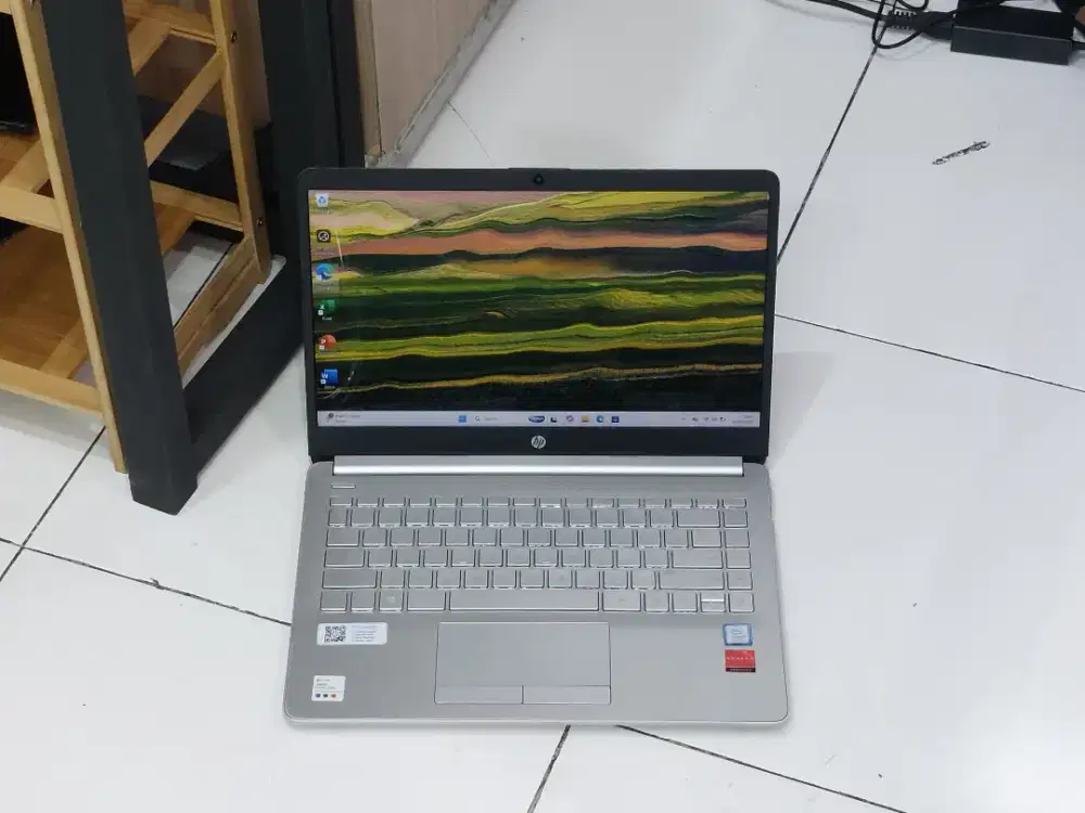 HP 14s-CF1048TX  INTEL CORE I7-8565U  RAM 8GB SSD 128 GB