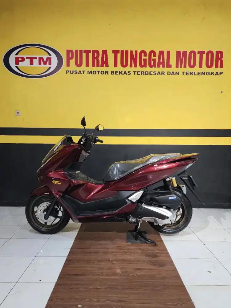 All new pcx 160abs Burgundy road sink