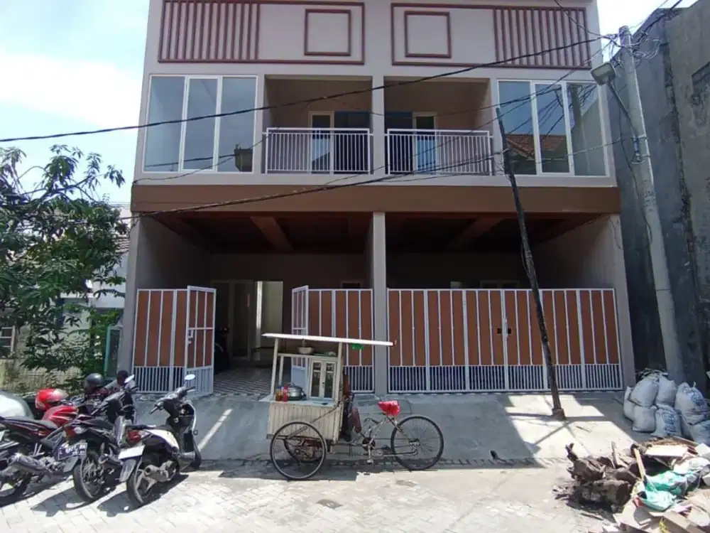 Rumah Babatan Pilang , Carport 2mbl , Pln 1300watt
