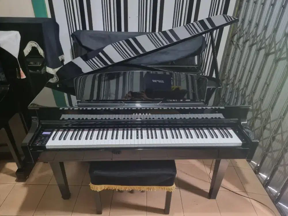 Grand piano yamaha clavinova clp565gp