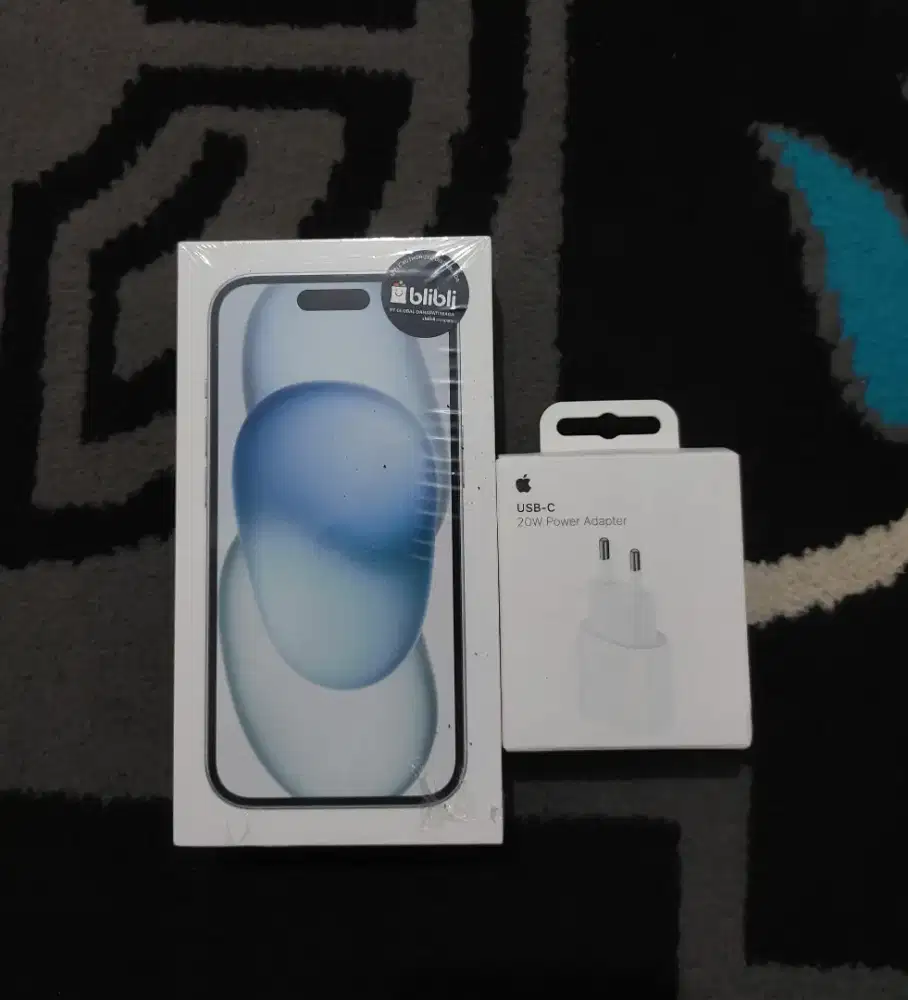 Iphone 15 128GB Baru Garansi Resmi+Charger