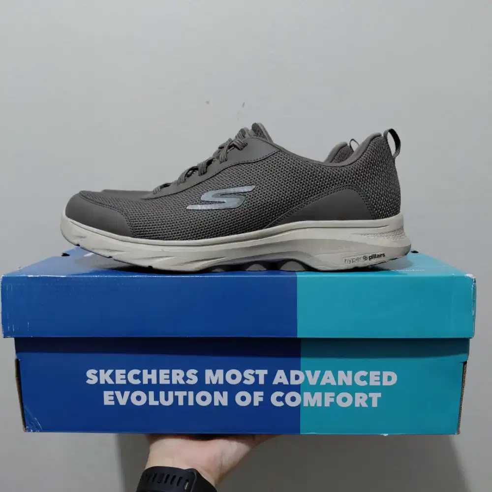 Sepatu Skechers Size 45 Go Walk 7 Men Original Brown Like New Shoes