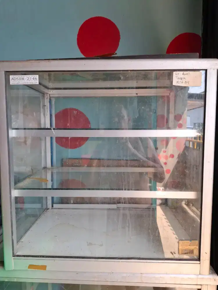 Etalase kaca kecil (Nego)
