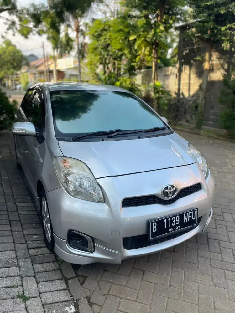Toyota Yaris E AT 2012