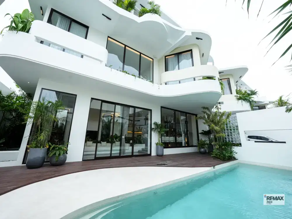 Luxury 3-Bedroom House For Sale In Kuta, Badung Area