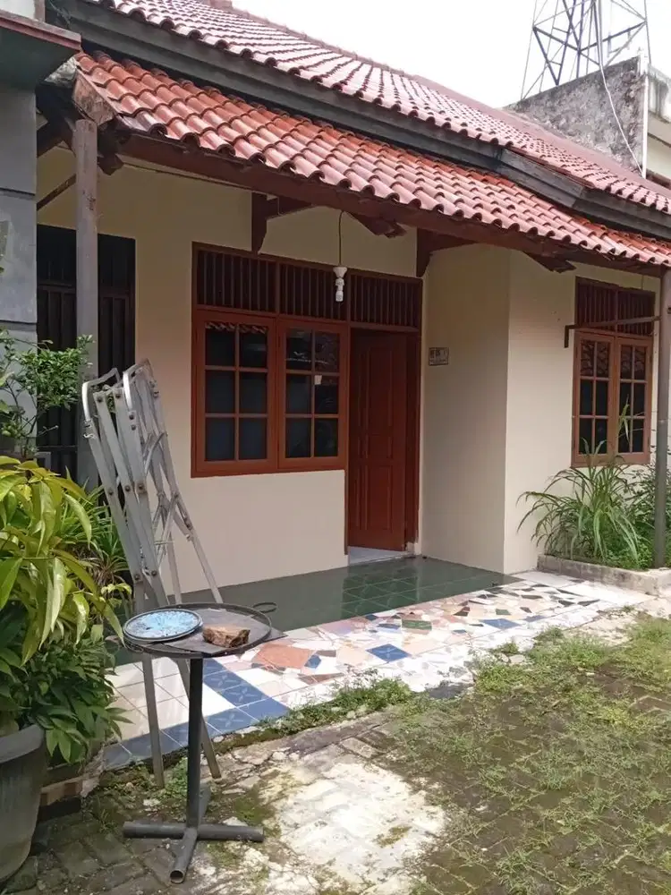 Disewakan rumah di cirendeu
