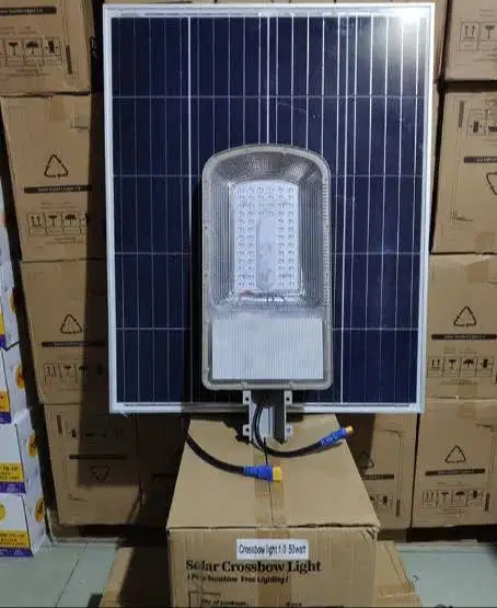 Lampu Jalan Tenaga Surya 2 in 1 Crossbow 50W PV 100WP