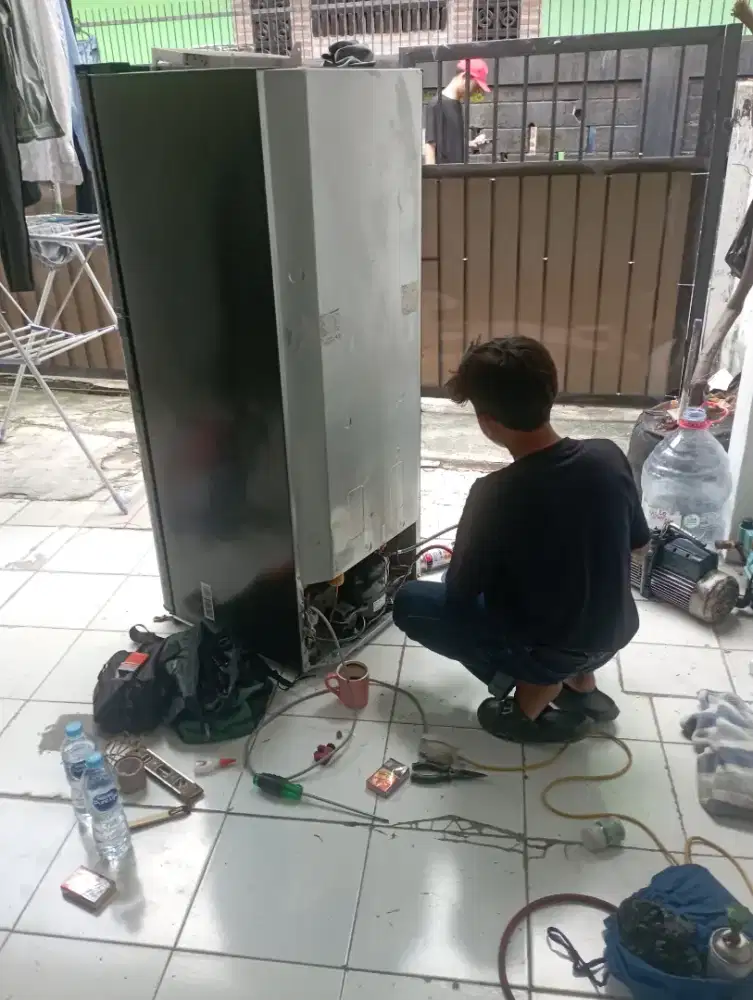 Menerima service AC kulkas showcase freezer box