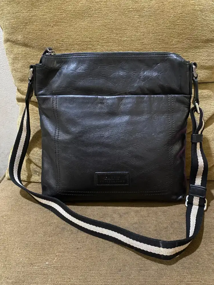 Tas selempang pria BALLY black leather original