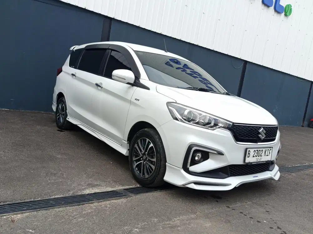 Suzuki Ertiga GT Sport Hybrid 2022 putih