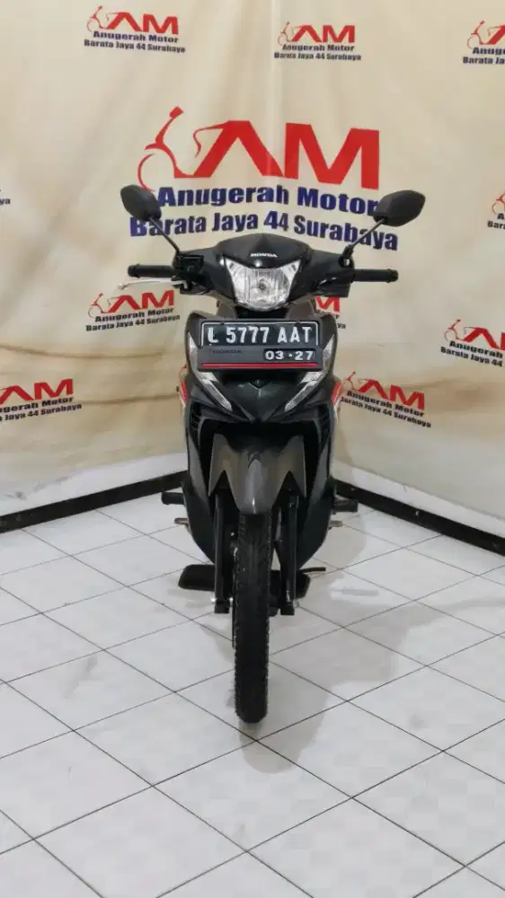 Km 7 Ribu Honda Revo X Tahun 2022 warna Hitam doff