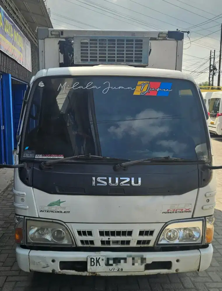 Isuzu Elf NKR 55 box Freezer 2017