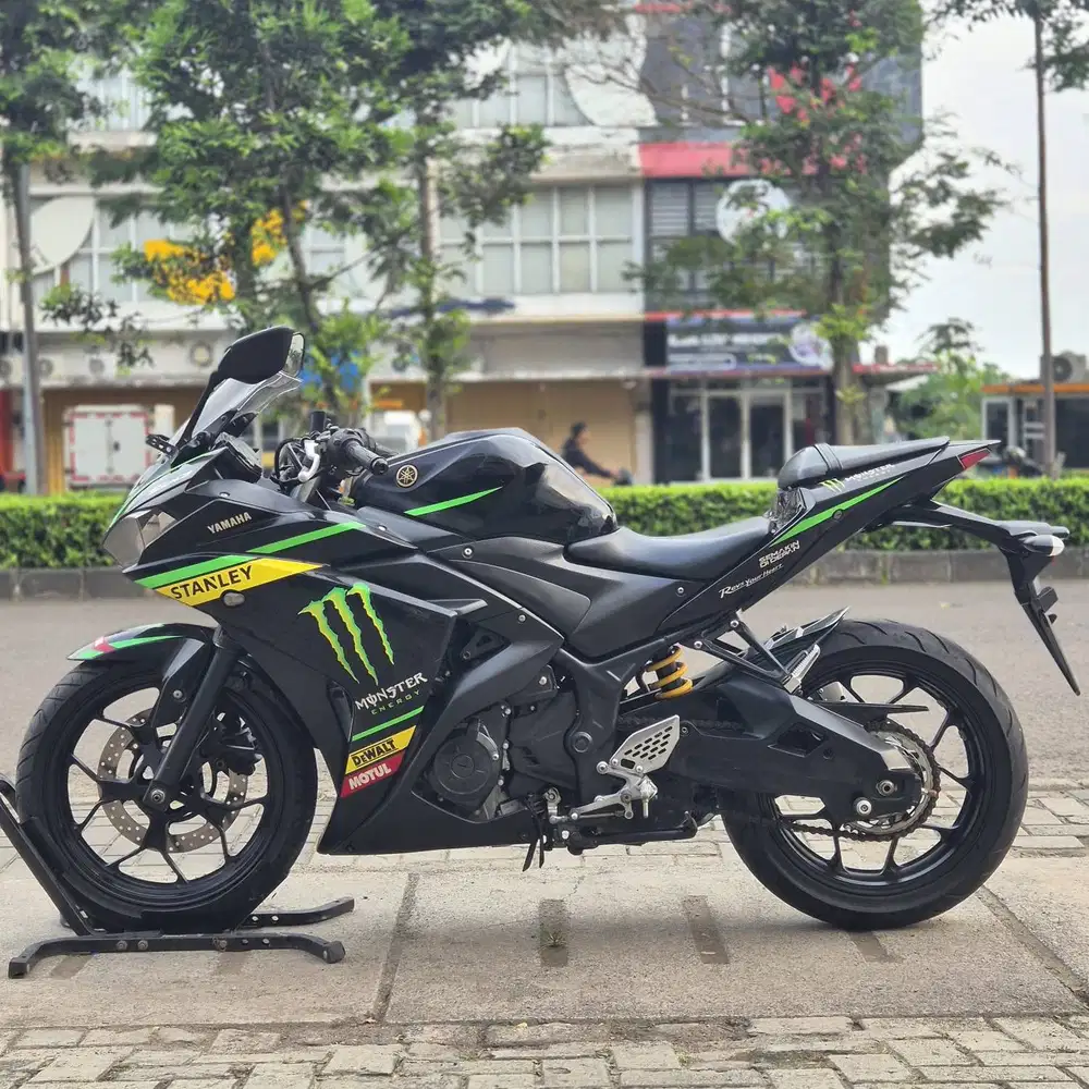 YAMAHA R25 V1 2015 HITAM KM RENDAH PAJAK ON KAYAK BARU