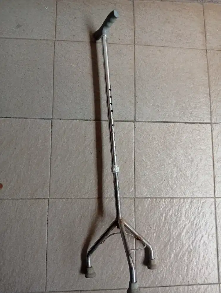 Alat bantu jalan orang