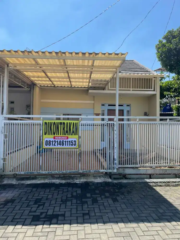 Di sewakan rumah di pinus regency jln Soekarno Hatta garden view raya