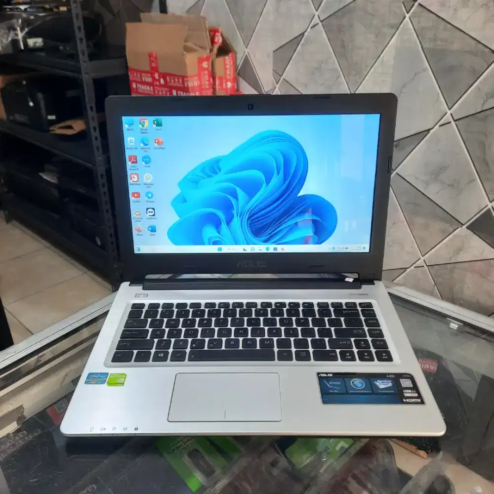 Asus K46C, Core i5 gen 3, RAM 8GB, SSD 128GB, Layar 14 inch