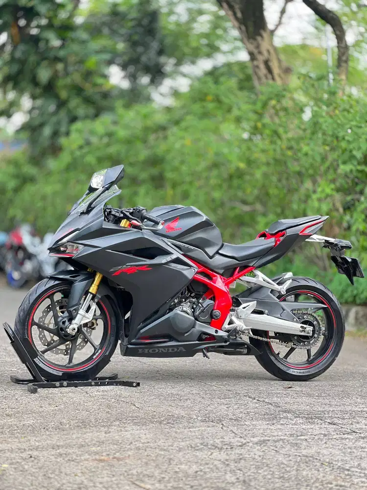 HONDA NEW CBR 250RR ABS 2019 HITAM DOFF KM LOW PAJAK ON LIKE NEW