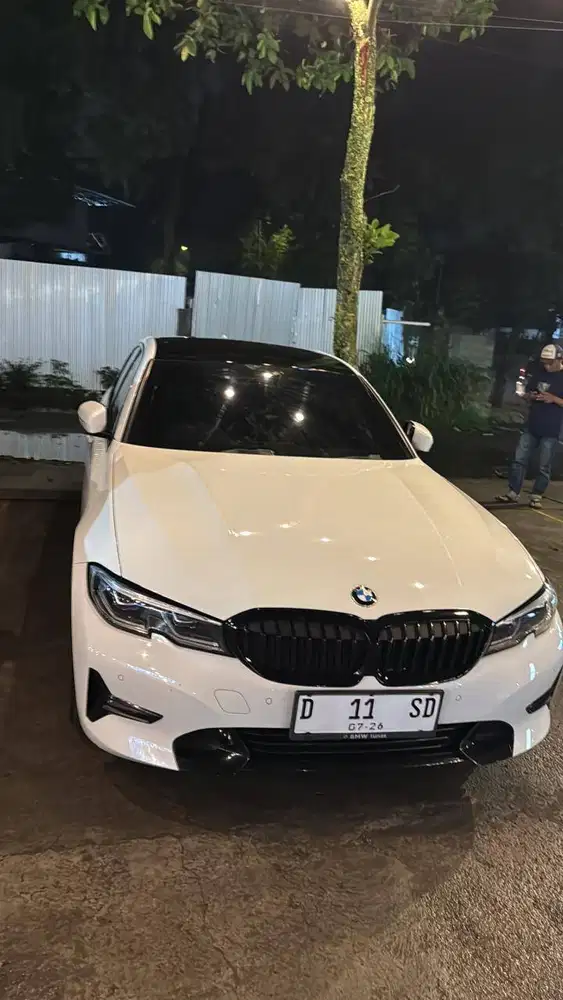 Mobil BMW G20 320i