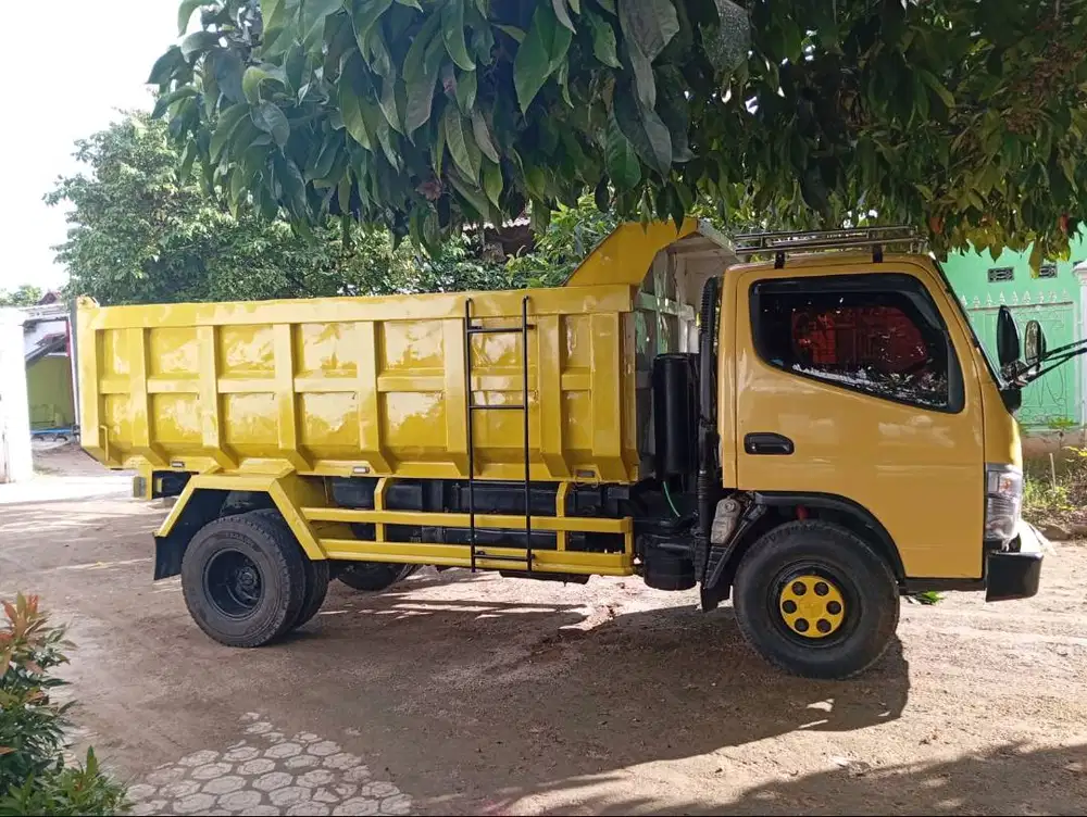 DumpTruck, Mitsubhishi Colt Diesel, 2013, FE 74 HDV