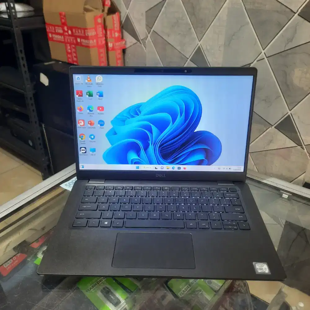 Dell 7310, Core i7 Gen 10, RAM 32GB, SSD 512GB, 13,3 inch, backlight
