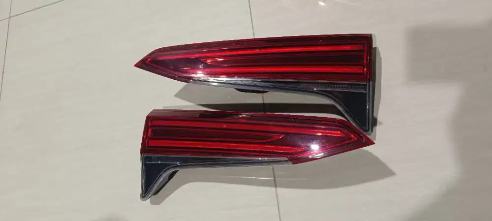 Fortuner vrz stoplamp