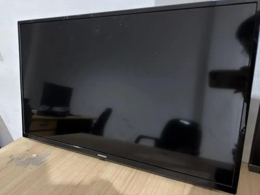 Samsung TV 32inch | UA32T4001AK | 100% mulus no dead pixel |Minus kaki