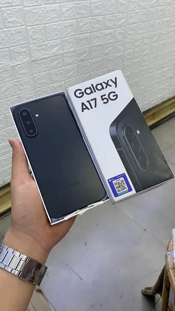 Samsung A17 5G 8/256 like new