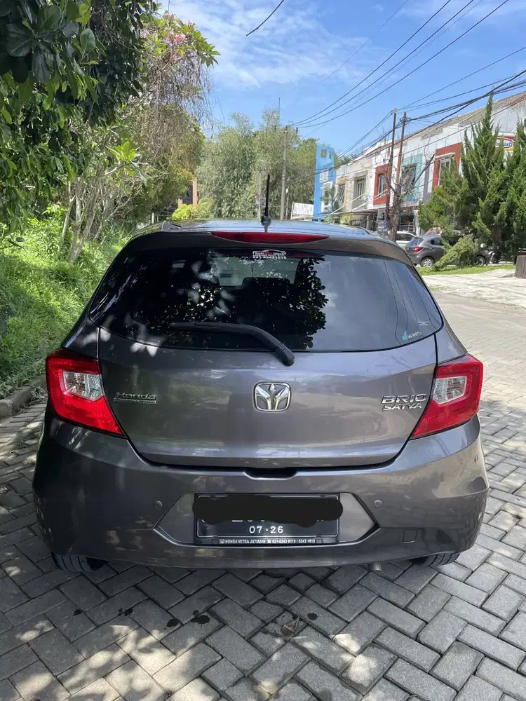Honda Brio Satya E Automatic 2021 Abu-abu
