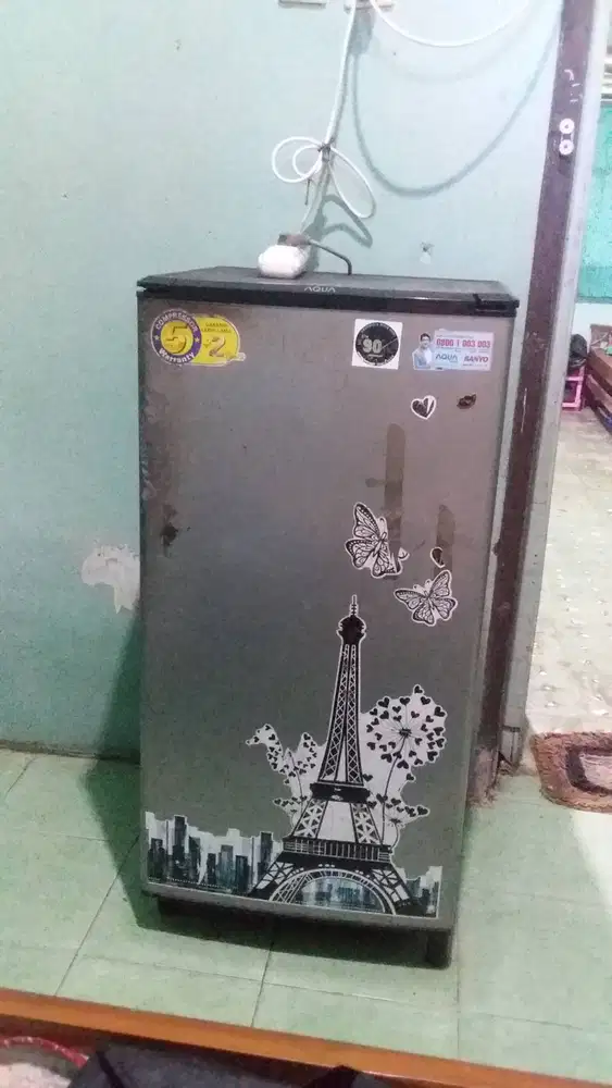 Kulkas satu pintu bekas