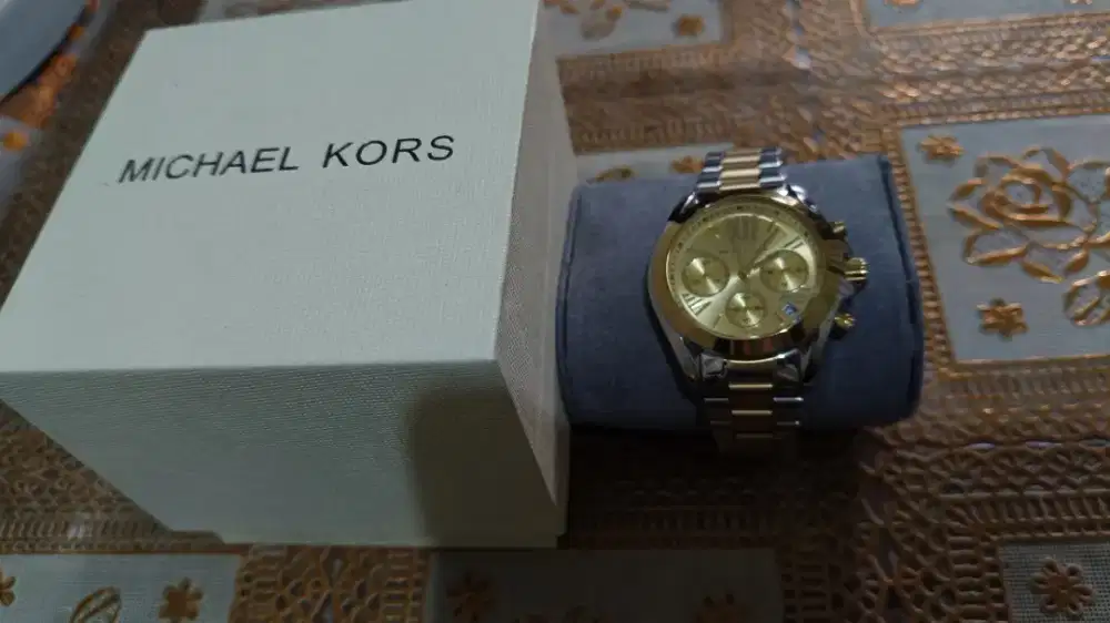 Jam tangan wanita