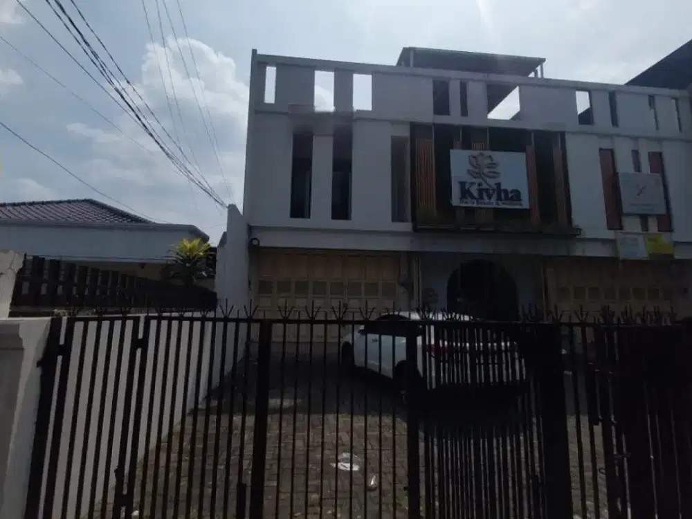 Disewakan ruko 2,5 lantai di area ramai duren sawit jakarta timur