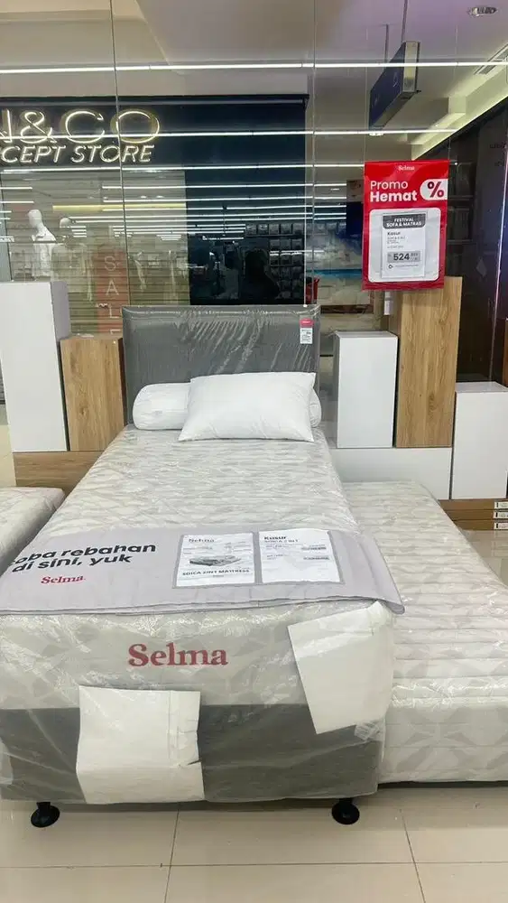 Tempat Tidur Sorong Selma