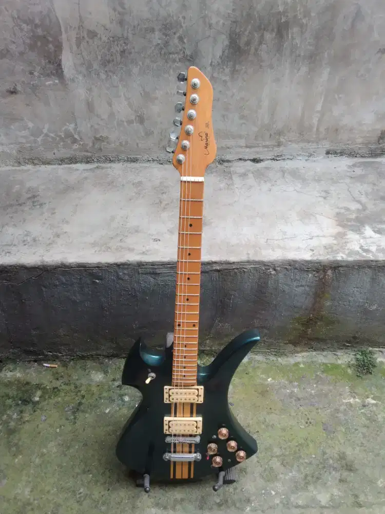 Gitar elektrik Marina