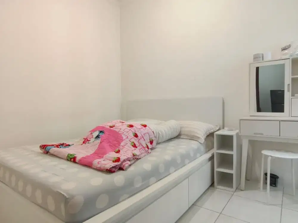 Disewakan 2BR Full Furnish Lantai Rendah di Apartemen Mediterania Garden 2