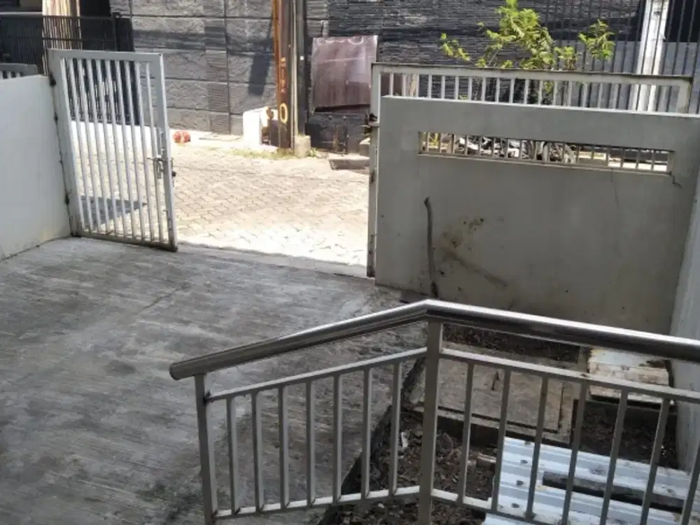 rumah 2 lantai siap huni di kelapa gading di sewakan
