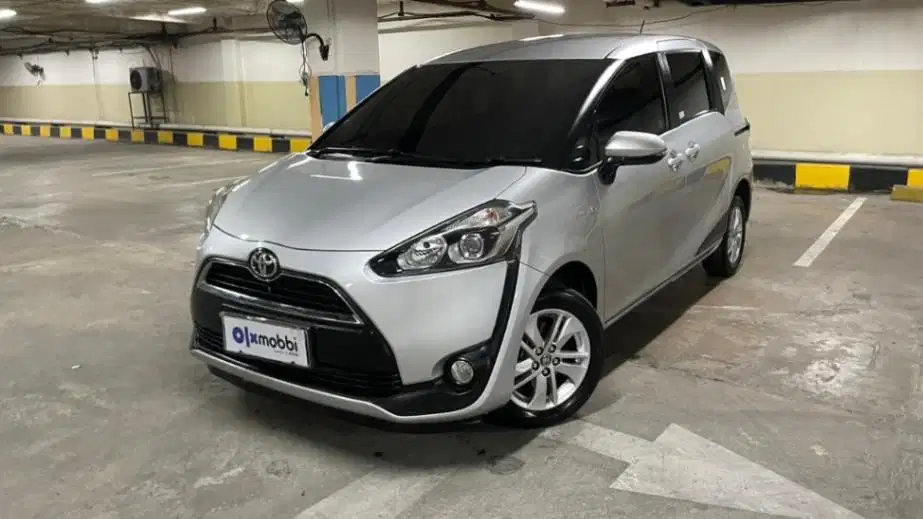 LOW DP Toyota Sienta 1.5 G Bensin-AT 2017 BOR