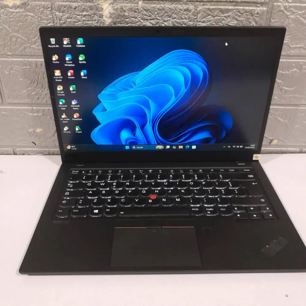 Lenovo Thinkpad X1 Carbon 8th i5 Gen 10 RAM 8GB 256GB 14 INCH Slim