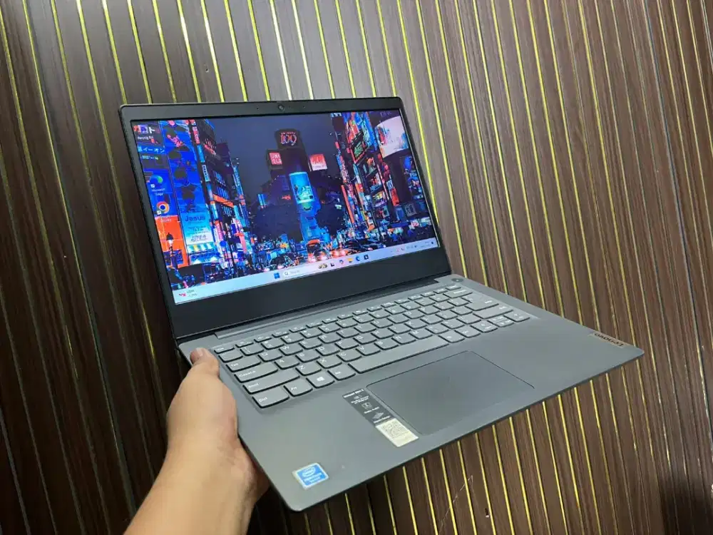 Laptop Lenovo Ideapad Slim 3 
Ram 8
Ssd 512 GB 
14 inch slim