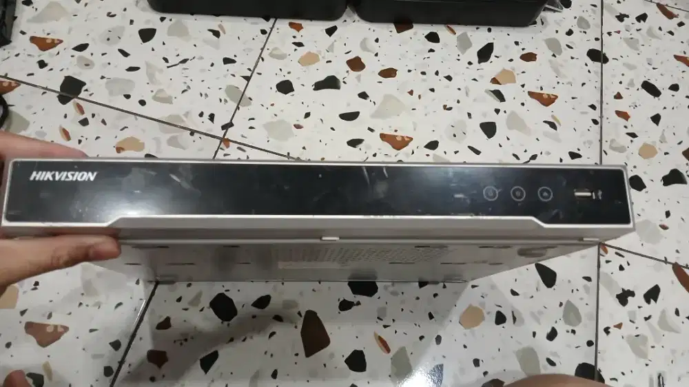 NVR IP Hikvision DS 7608NI K2  / 8P
