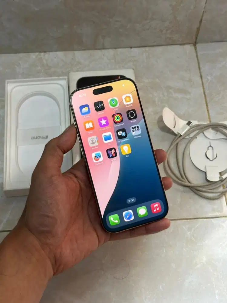 Iphone 16 Pro 128 Full Set  Garansi Resmi Ibox Mulus