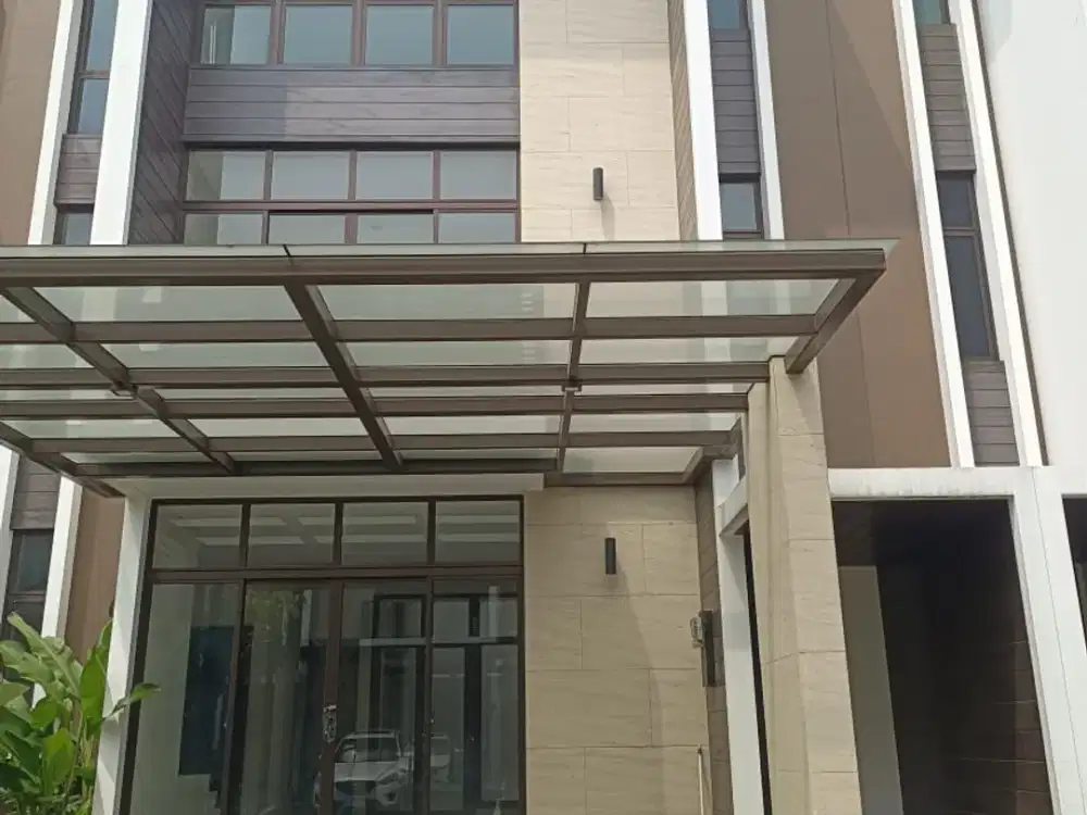 Dijual Rumah Baru  3Lantai di Morizen Sumarecon