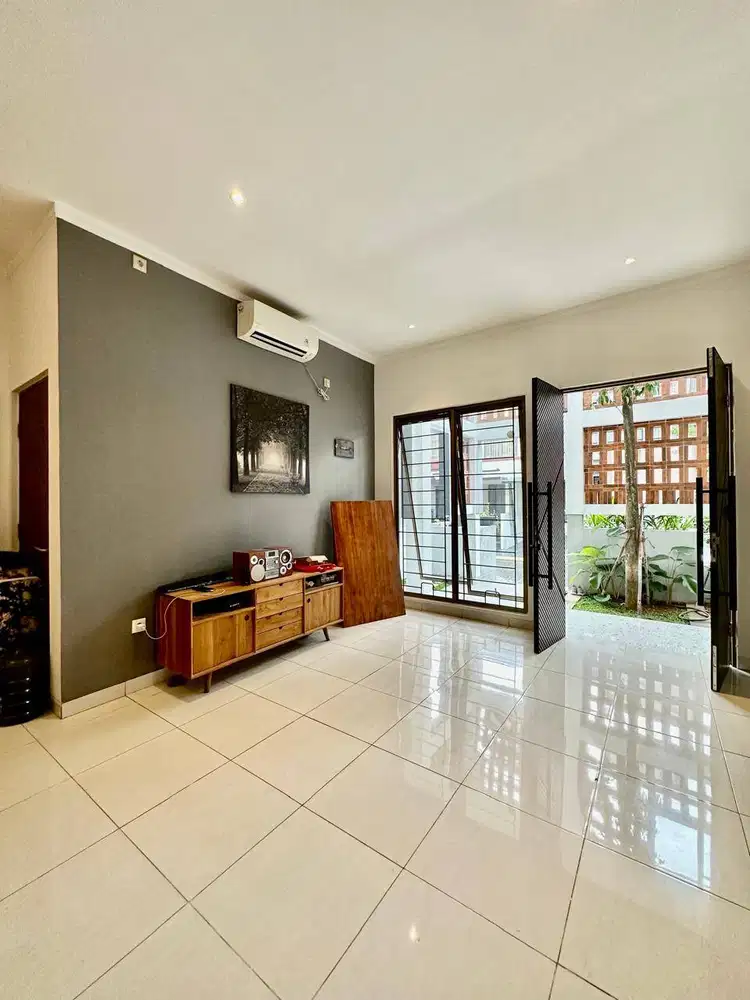 Dijual Rumah Minimalis Full Renov di Emerald Bintaro Tangsel DM-11493