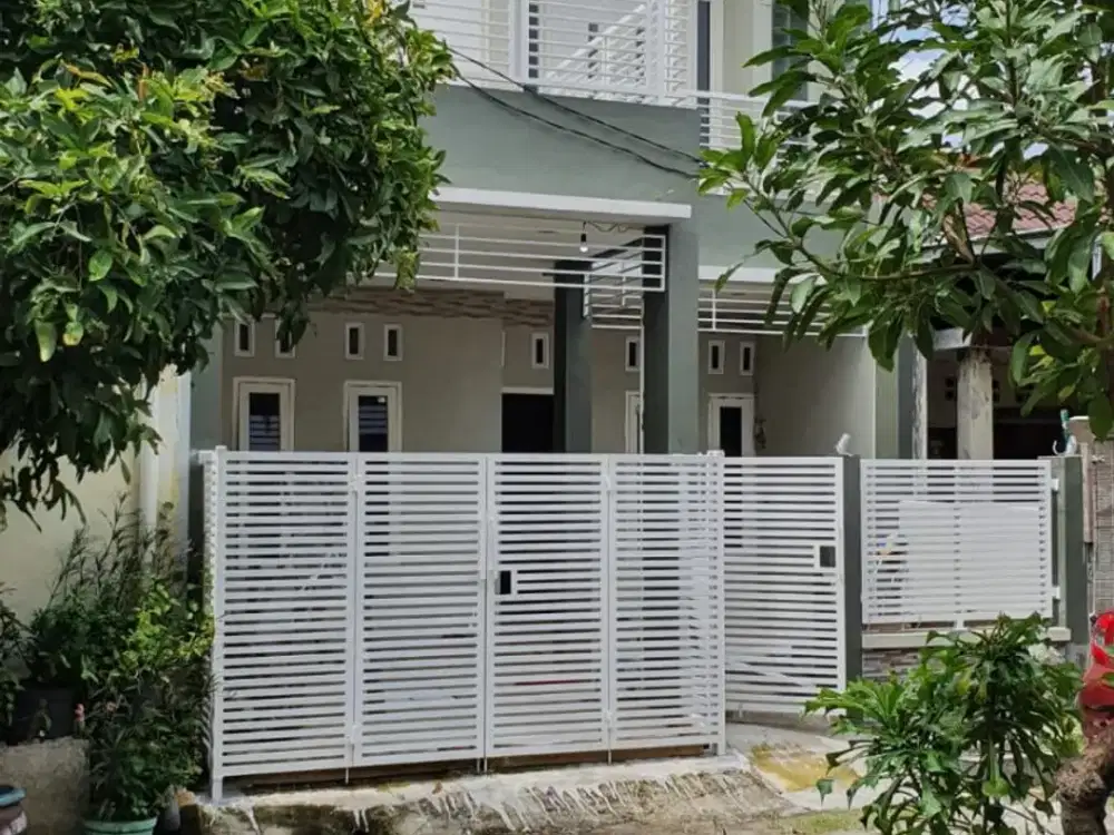 Hadap Selatan Rumah Puri Menganti Indah, Menganti Gresik