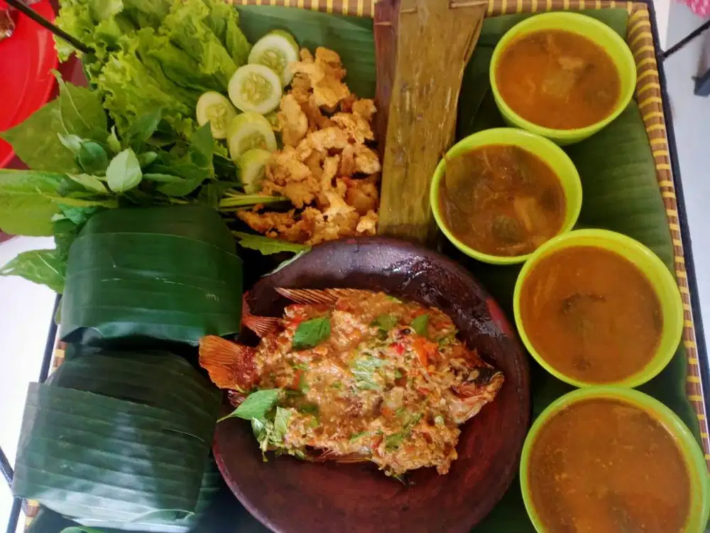 Di  cari  karywan  buat  di  resto  baru  buat di  bandung