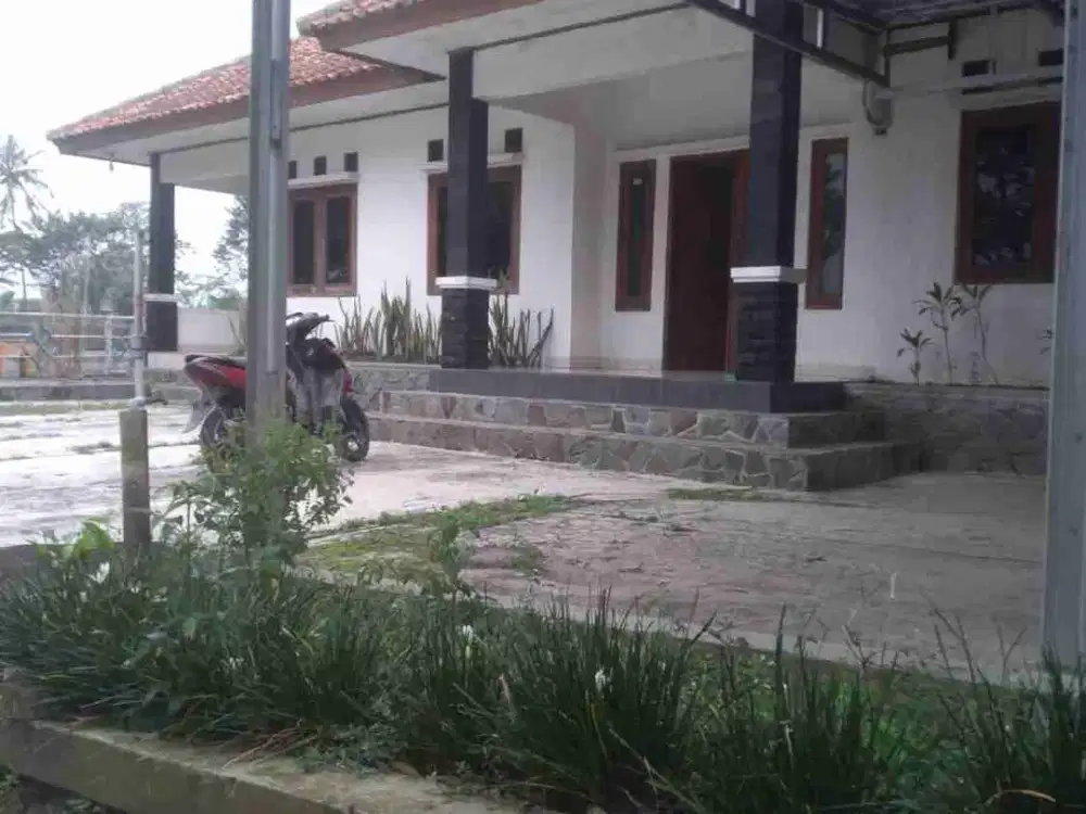 Dijual villa dan kolam di cisaat garut