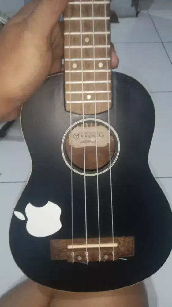Ukulele mandalika